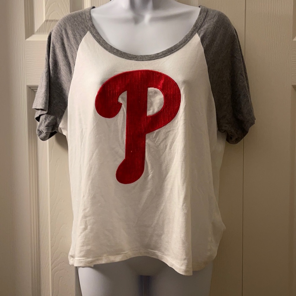 PINK Philadelphia Phillies Scoop Neck T-shirt